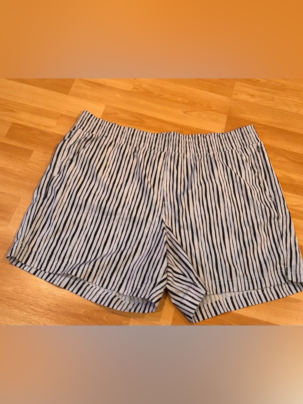 5/$25 Old Navy Black and White‎ Striped Athletic Shorts